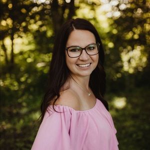 Meet your Posher, Stacy